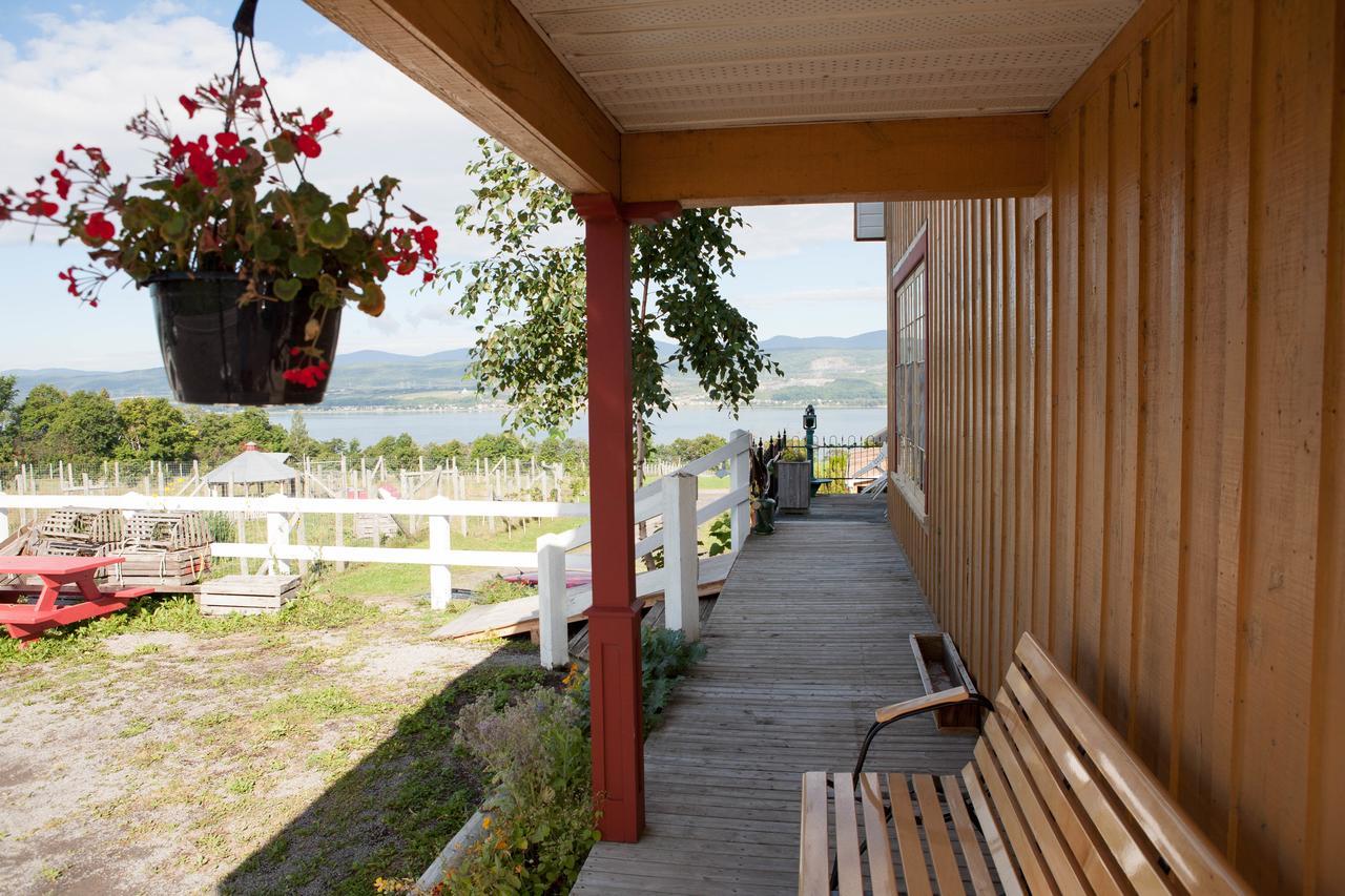 Auberge Au Poste De Traite Sainte-Famille Exterior foto